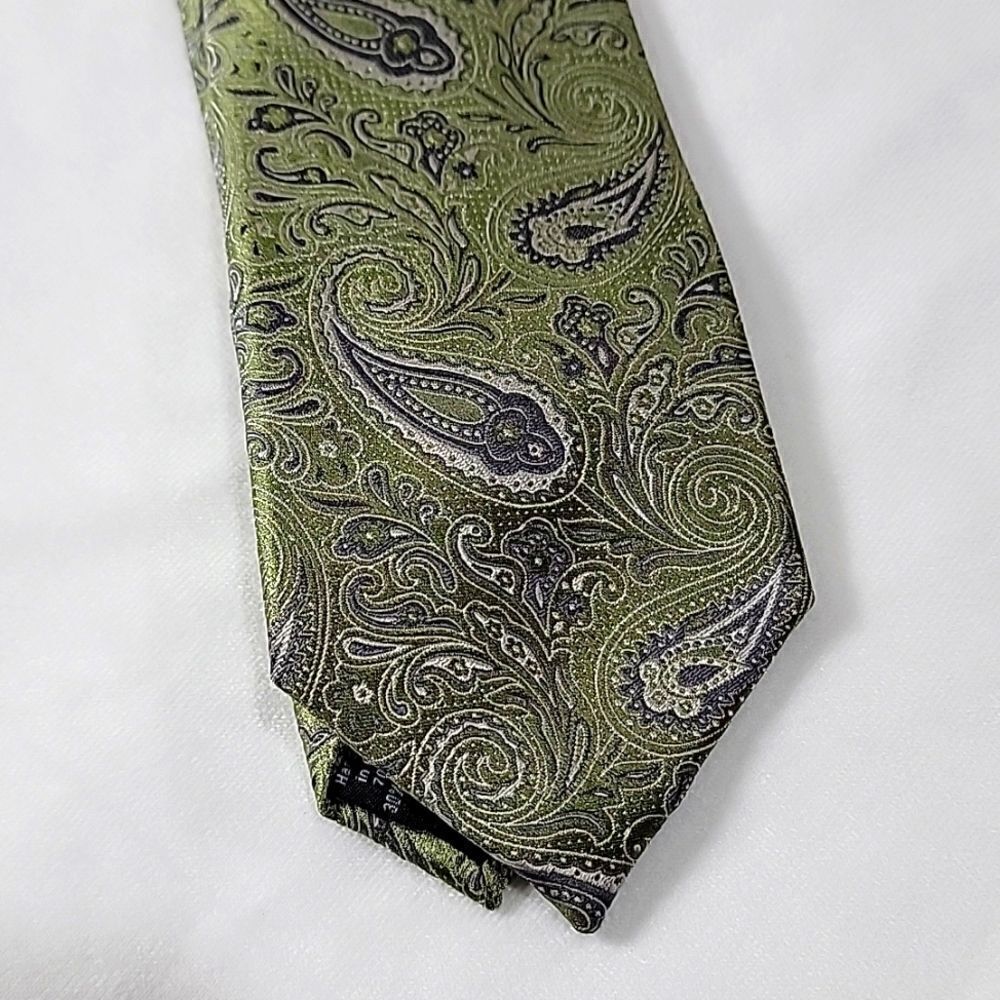 🖤5/$20🖤 DOCKERS.. green paisley tie..